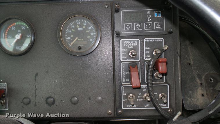 image for item DA7756 2002 Gillig G20B096N4 transit bus