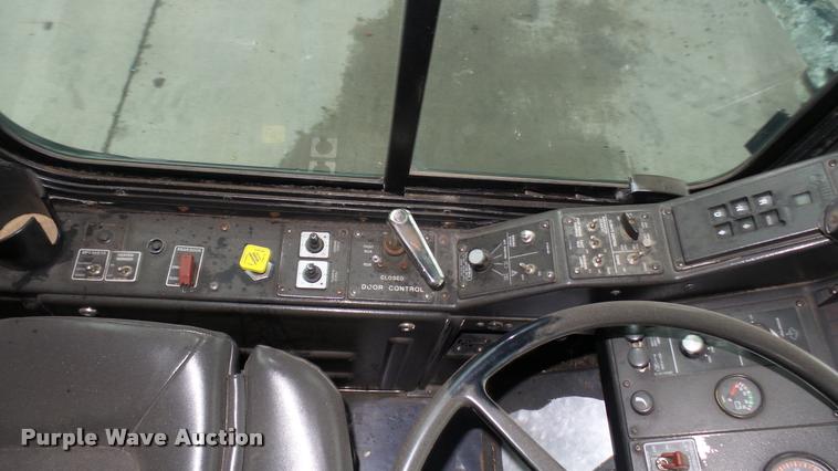 image for item DA7756 2002 Gillig G20B096N4 transit bus