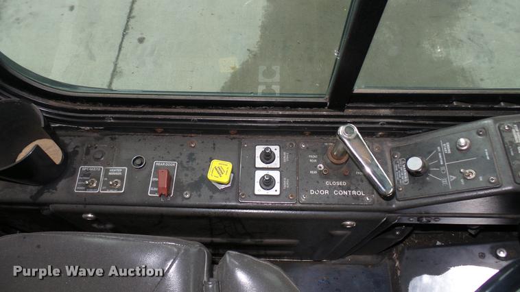 image for item DA7756 2002 Gillig G20B096N4 transit bus