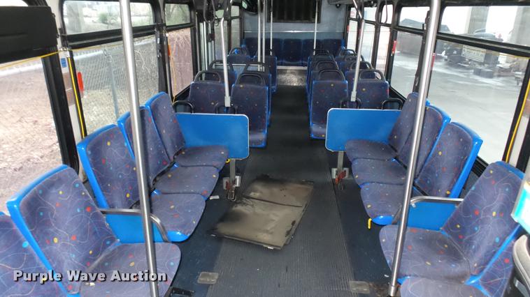 image for item DA7756 2002 Gillig G20B096N4 transit bus