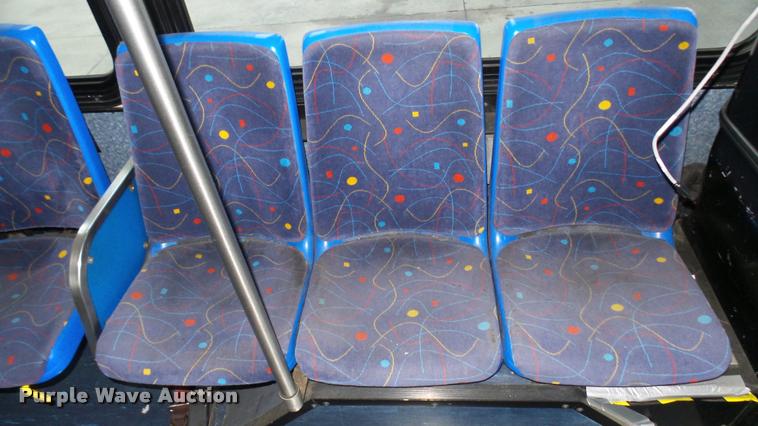 image for item DA7756 2002 Gillig G20B096N4 transit bus