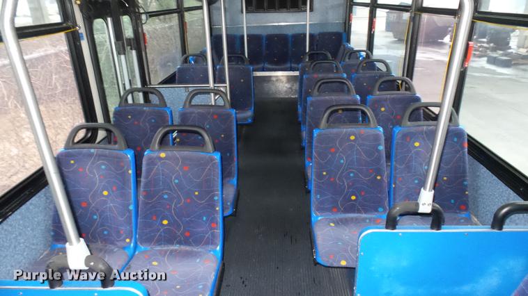 image for item DA7756 2002 Gillig G20B096N4 transit bus