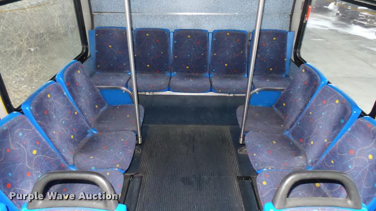 image for item DA7756 2002 Gillig G20B096N4 transit bus