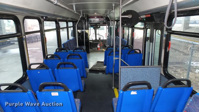 image for item DA7756 2002 Gillig G20B096N4 transit bus