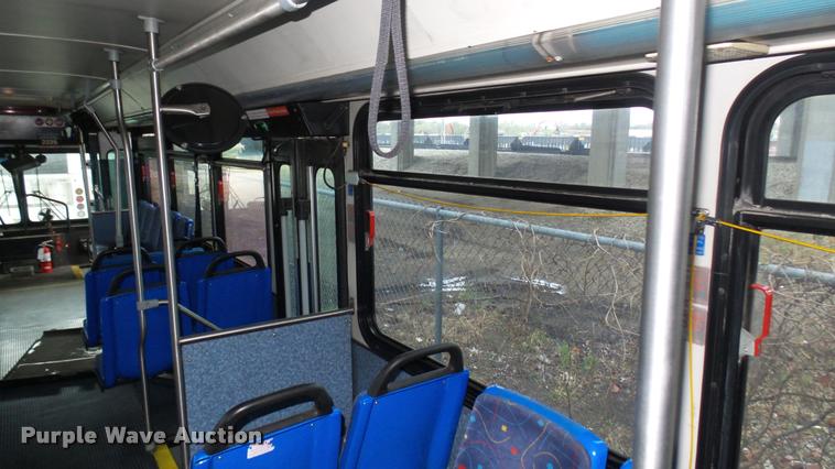 image for item DA7756 2002 Gillig G20B096N4 transit bus