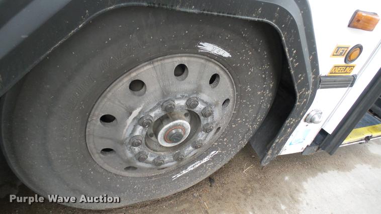 image for item DA7756 2002 Gillig G20B096N4 transit bus