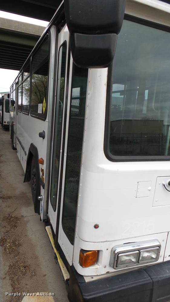 image for item DA7757 2002 Gillig G20B096N4 transit bus