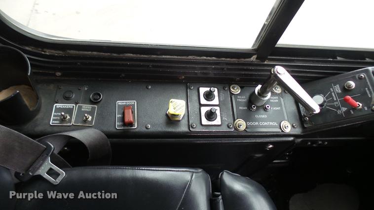 image for item DA7757 2002 Gillig G20B096N4 transit bus