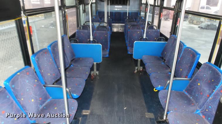 image for item DA7757 2002 Gillig G20B096N4 transit bus