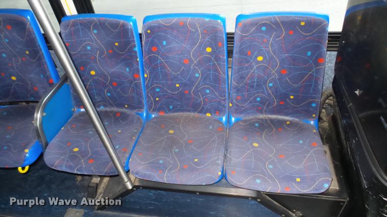 image for item DA7757 2002 Gillig G20B096N4 transit bus