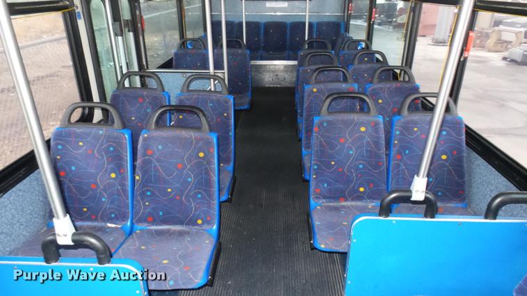 image for item DA7757 2002 Gillig G20B096N4 transit bus