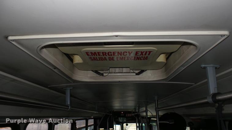 image for item DA7757 2002 Gillig G20B096N4 transit bus