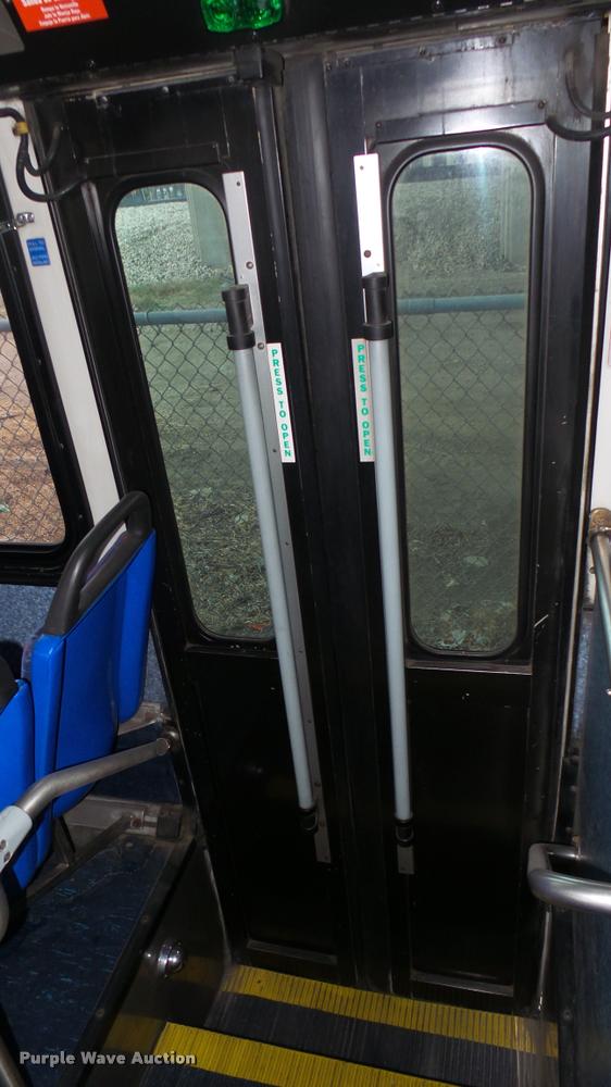 image for item DA7757 2002 Gillig G20B096N4 transit bus