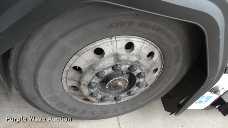 image for item DA7757 2002 Gillig G20B096N4 transit bus