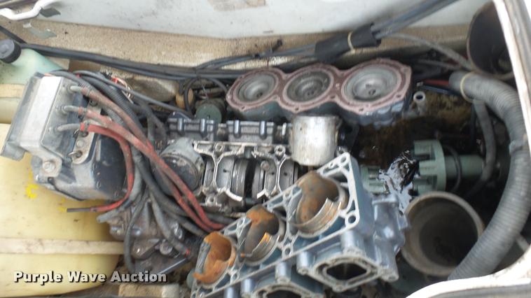 image for item DQ9218 1996 Yamaha Wave Raider personal watercraft