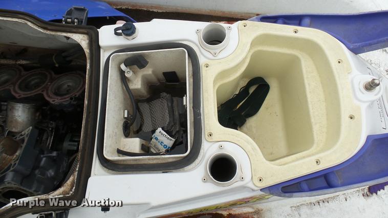 image for item DQ9218 1996 Yamaha Wave Raider personal watercraft