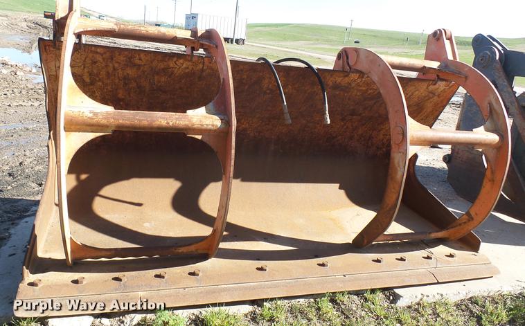 image for item DS9086 JRB Mega 300-5 grapple bucket