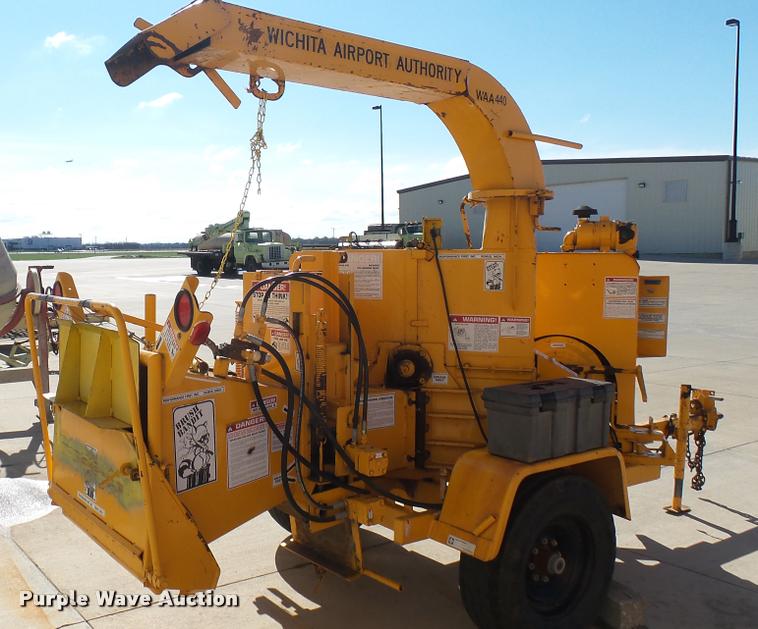 image for item DS9093 1996 Brush Bandit 150XP wood chipper