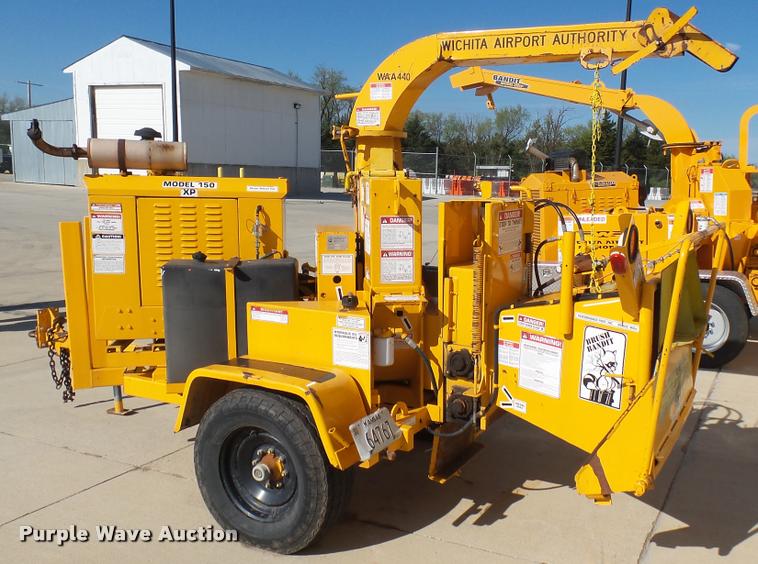 image for item DS9093 1996 Brush Bandit 150XP wood chipper