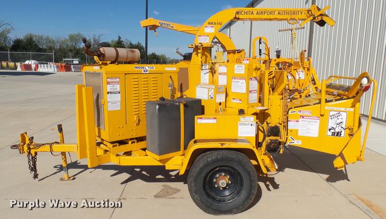 image for item DS9093 1996 Brush Bandit 150XP wood chipper
