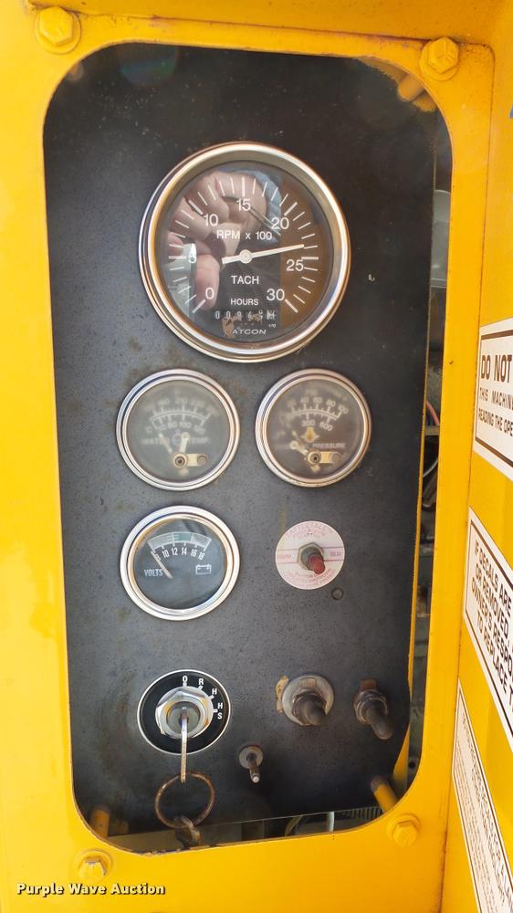 image for item DS9093 1996 Brush Bandit 150XP wood chipper