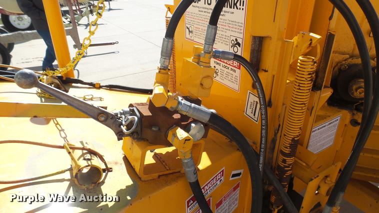 image for item DS9093 1996 Brush Bandit 150XP wood chipper