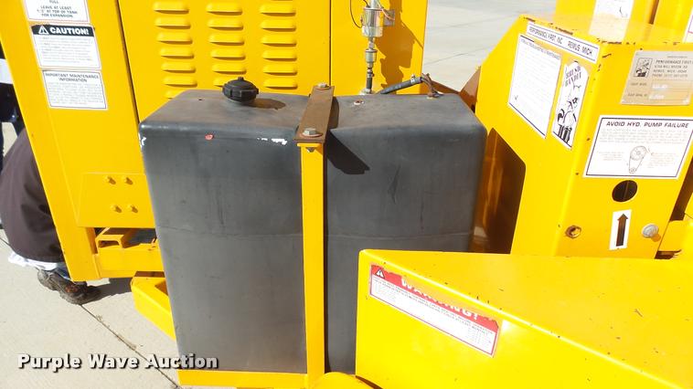 image for item DS9093 1996 Brush Bandit 150XP wood chipper