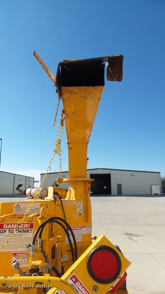 image for item DS9093 1996 Brush Bandit 150XP wood chipper