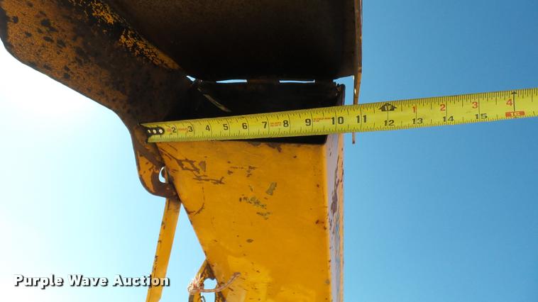 image for item DS9093 1996 Brush Bandit 150XP wood chipper