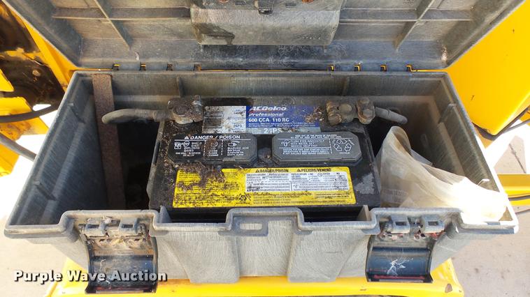 image for item DS9093 1996 Brush Bandit 150XP wood chipper