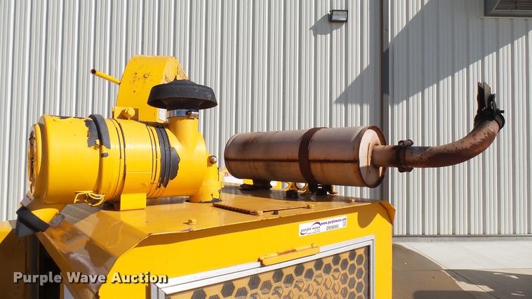 image for item DS9093 1996 Brush Bandit 150XP wood chipper