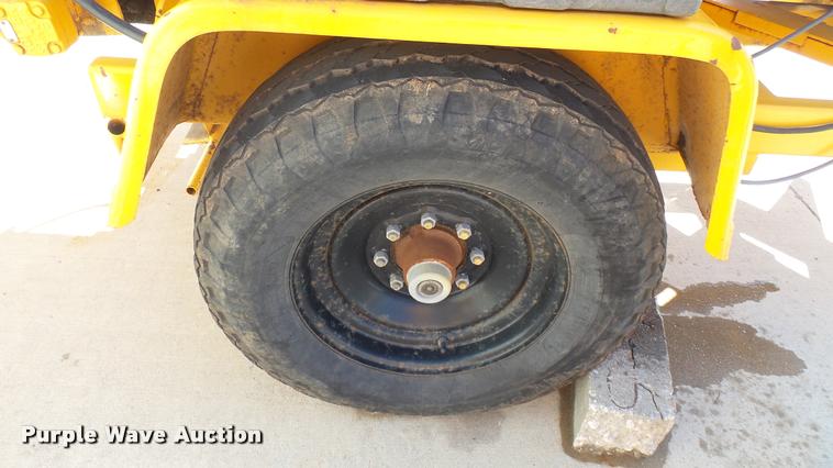 image for item DS9093 1996 Brush Bandit 150XP wood chipper