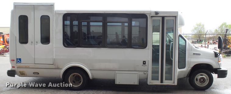 image for item L2388 2009 Ford E450 Super Duty shuttle bus