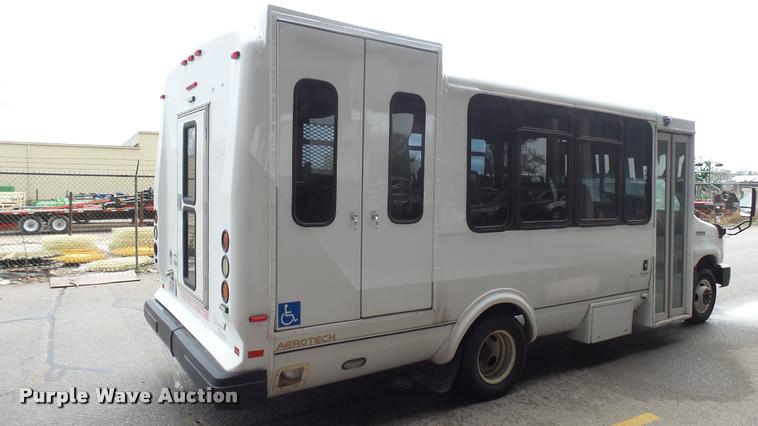image for item L2388 2009 Ford E450 Super Duty shuttle bus