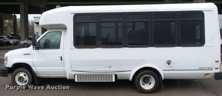 image for item L2388 2009 Ford E450 Super Duty shuttle bus