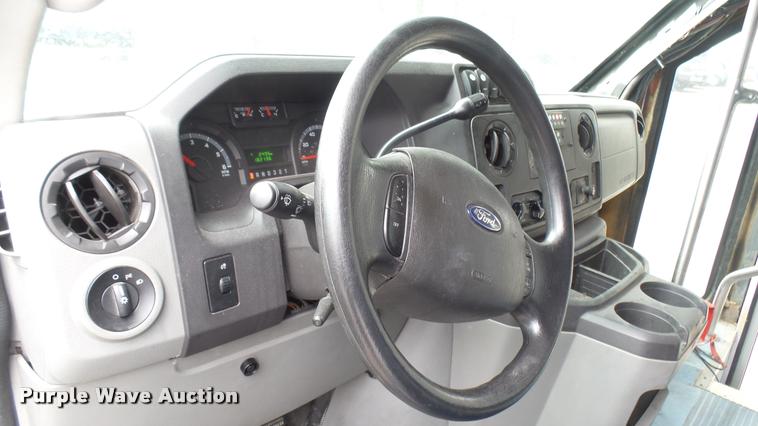 image for item L2388 2009 Ford E450 Super Duty shuttle bus