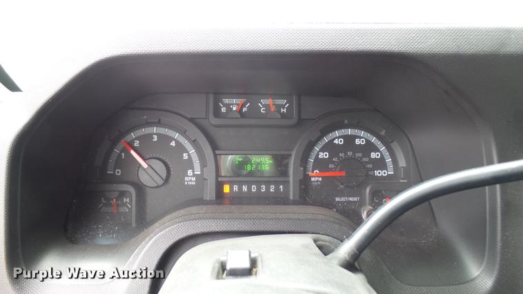 image for item L2388 2009 Ford E450 Super Duty shuttle bus