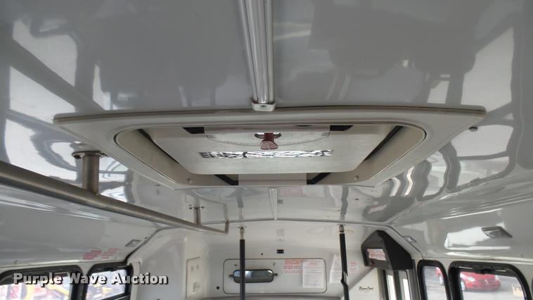 image for item L2388 2009 Ford E450 Super Duty shuttle bus