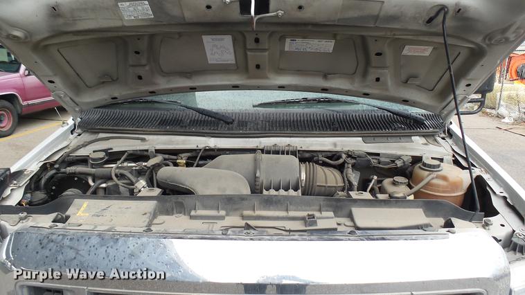 image for item L2388 2009 Ford E450 Super Duty shuttle bus