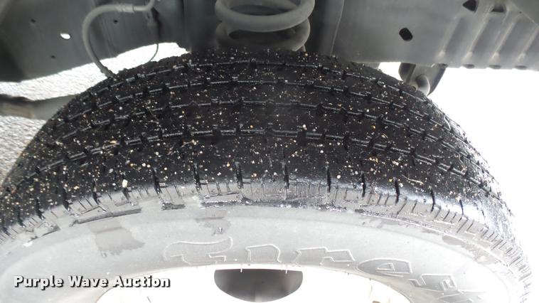 image for item L2388 2009 Ford E450 Super Duty shuttle bus