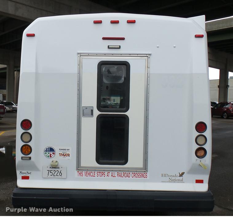 image for item L2389 2009 Ford E450 Super Duty shuttle bus