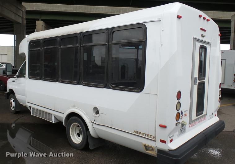image for item L2389 2009 Ford E450 Super Duty shuttle bus