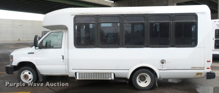 image for item L2389 2009 Ford E450 Super Duty shuttle bus