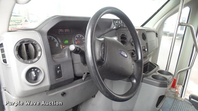 image for item L2389 2009 Ford E450 Super Duty shuttle bus