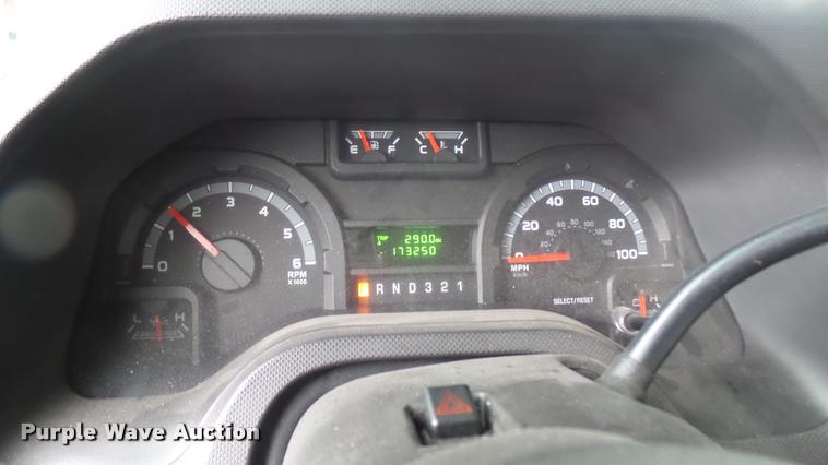 image for item L2389 2009 Ford E450 Super Duty shuttle bus