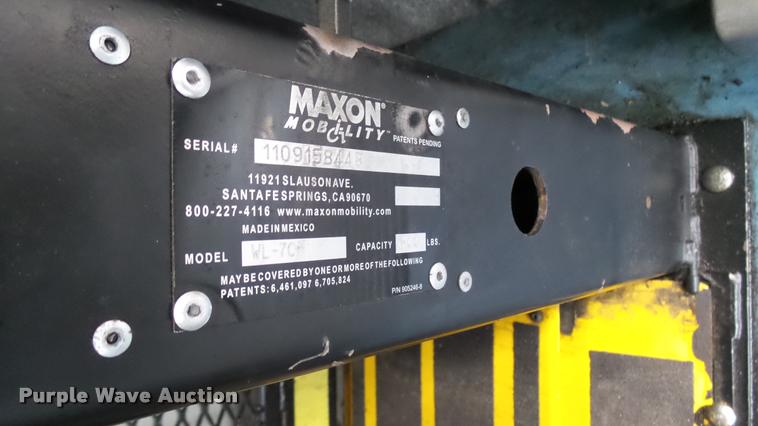 image for item L2389 2009 Ford E450 Super Duty shuttle bus