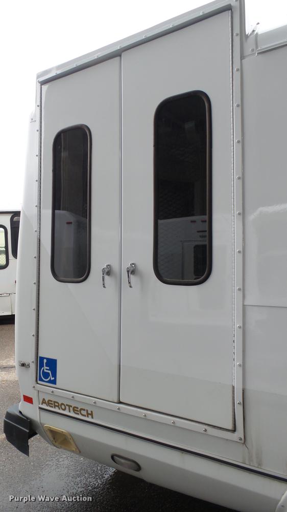 image for item L2389 2009 Ford E450 Super Duty shuttle bus