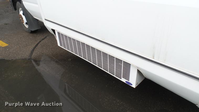 image for item L2389 2009 Ford E450 Super Duty shuttle bus