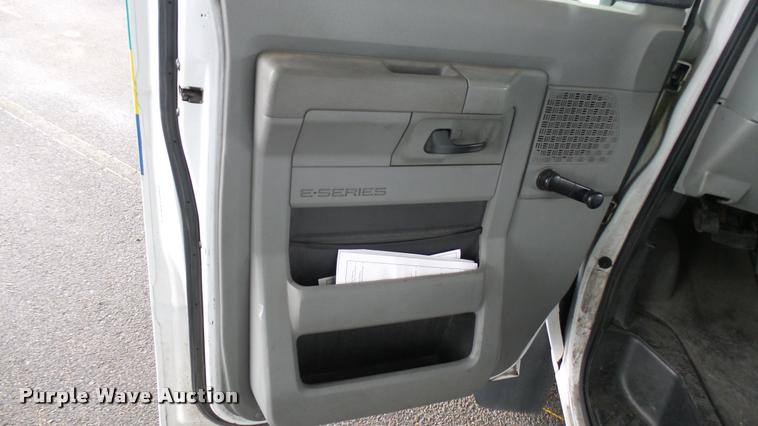 image for item L2390 2010 Ford E450 Super Duty shuttle bus