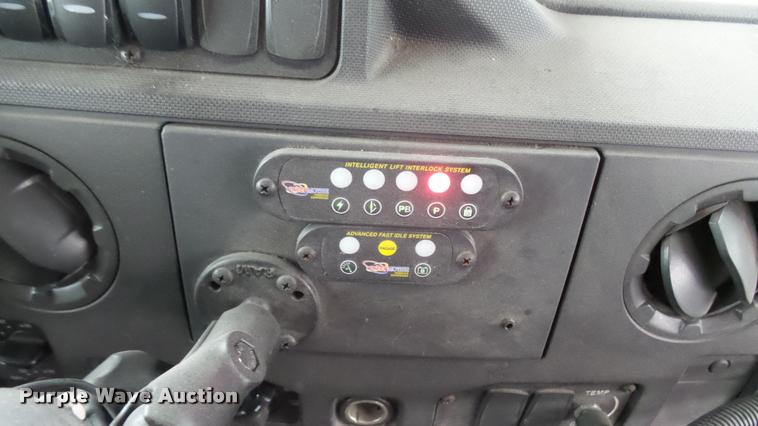 image for item L2390 2010 Ford E450 Super Duty shuttle bus